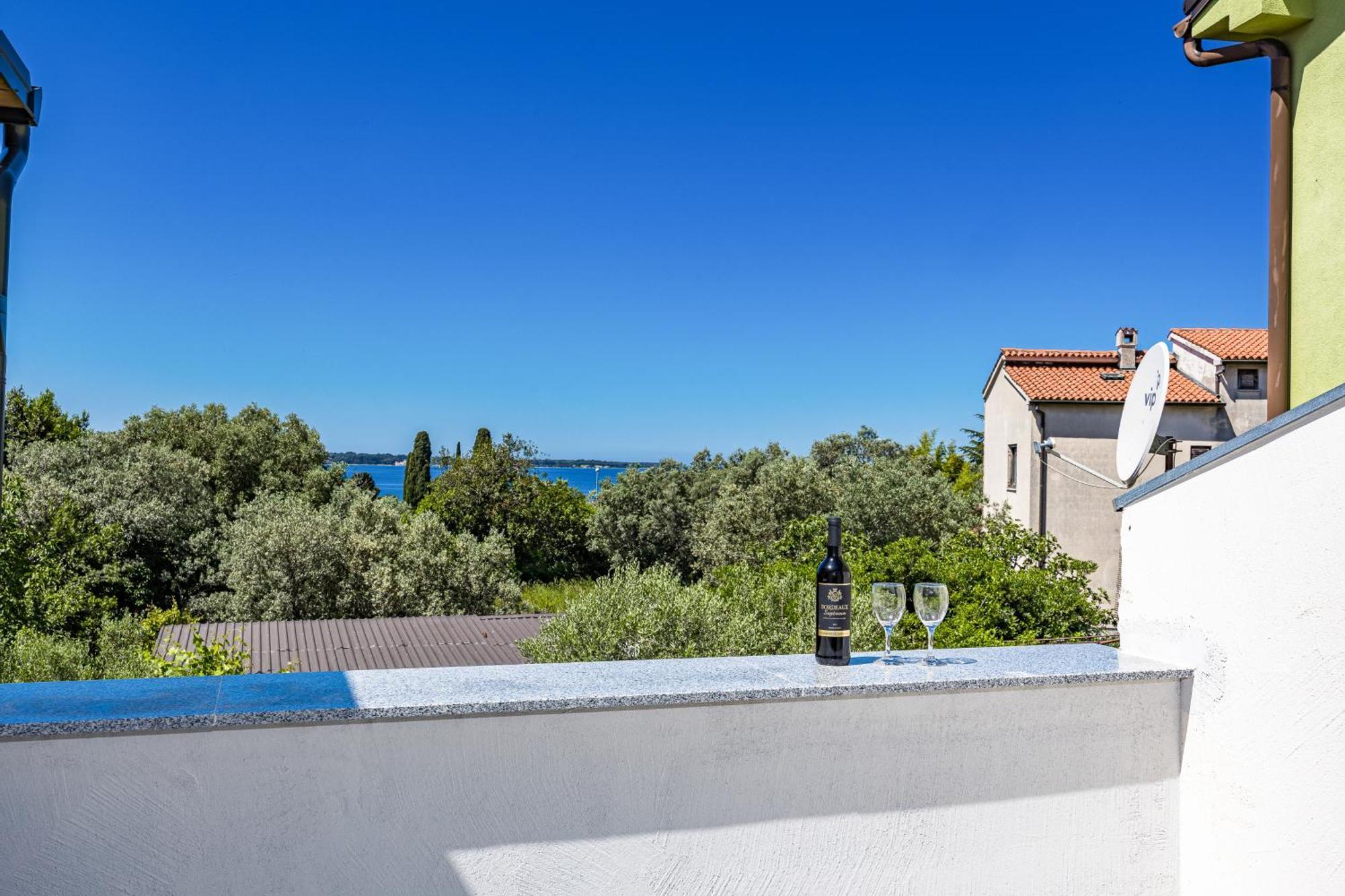 Apartment Nenad - Amazing Sea View ! Only 500 Meters From The Beach ! Fažana Exterior foto